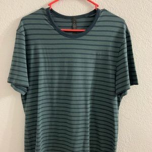 Men’s Lululemon t-shirt